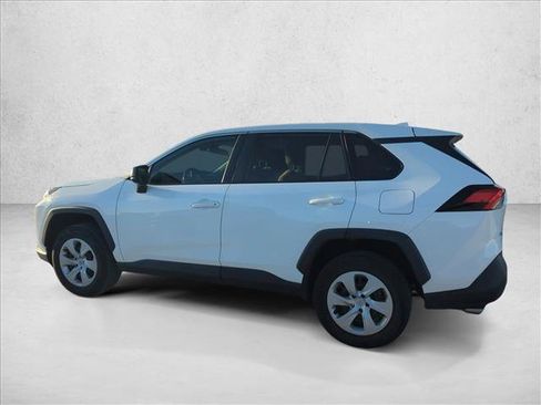 Used 2022 Toyota RAV4 LE FWD image 7