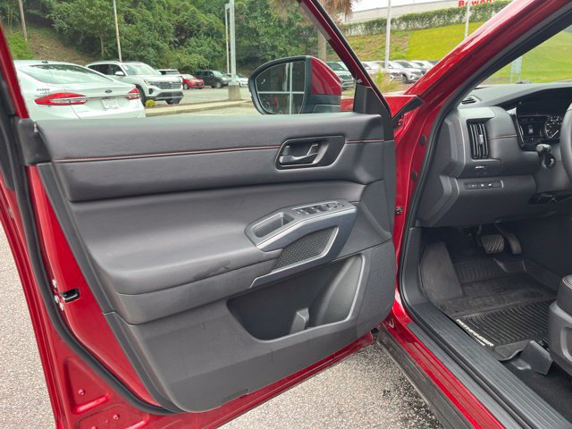 Used 2025 Nissan Pathfinder Rock Creek AWD/4WD image 5
