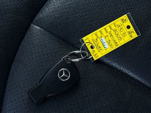 Used 2005 Mercedes-Benz E 500 4MATIC Sedan image 33
