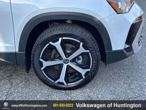 Certified 2025 Volkswagen Taos SEL w/ Taos Adventure Package (SXB) image 11