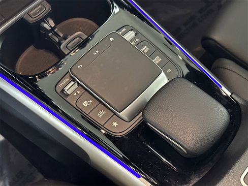 Certified 2022 Mercedes-Benz GLB 250 w/ Premium Package Lite image 32
