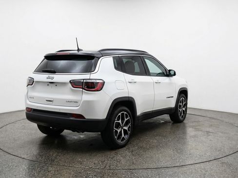 Used 2025 Jeep Compass Limited AWD/4WD image 9
