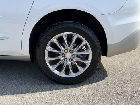 Used 2020 Buick Enclave Essence w/ Sound and Sites Package image 11