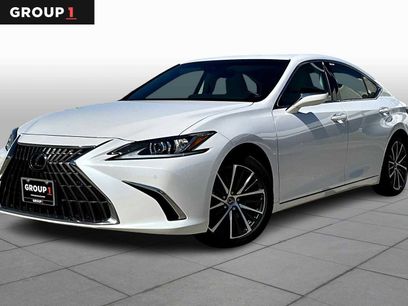 Used 2025 Lexus ES 300h w/ Premium Package