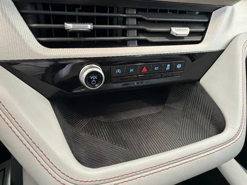 Used 2025 Ford Explorer Active w/ Active Comfort Package AWD/4WD image 28