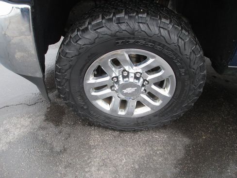 Used 2016 Chevrolet Silverado 2500 LT w/ LT Convenience Package image 13