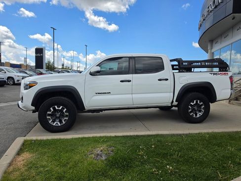 Used 2023 Toyota Tacoma TRD Off-Road w/ Black Out Package (TMS) AWD/4WD image 8