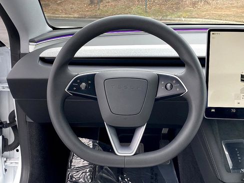 Used 2025 Tesla Model 3 Long Range image 13