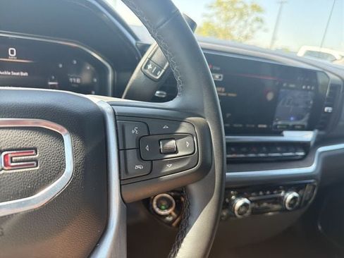 Used 2026 GMC Sierra 1500 SLT AWD/4WD image 29