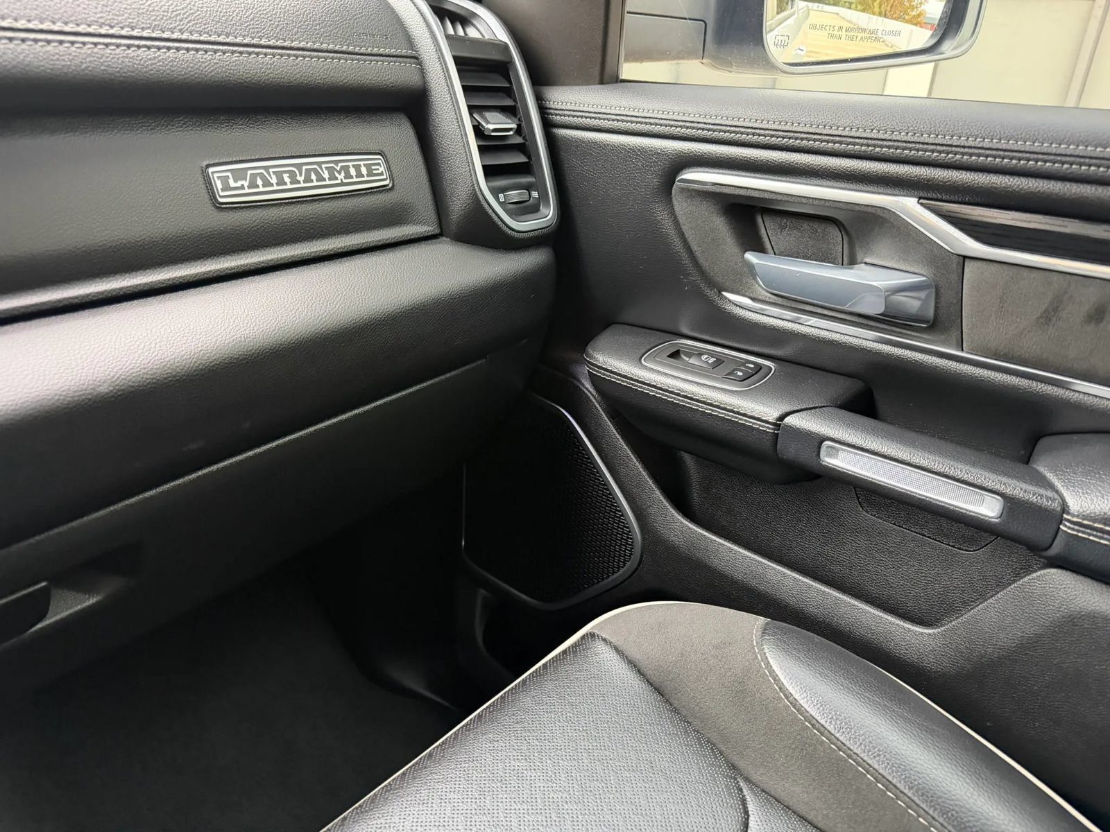 Used 2023 RAM 1500 Laramie AWD/4WD image 25