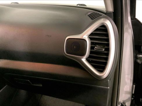 Certified 2025 Kia Soul LX w/ LX Technology Package image 16