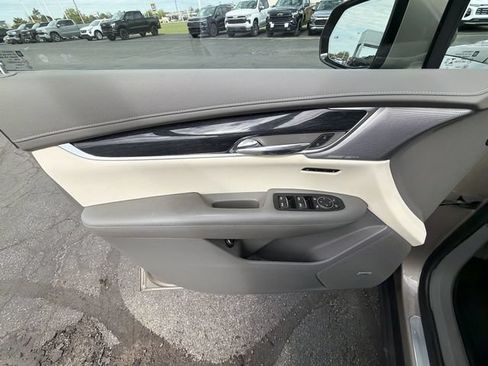 Used 2022 Cadillac XT6 Premium Luxury w/ Technology Package AWD/4WD image 23