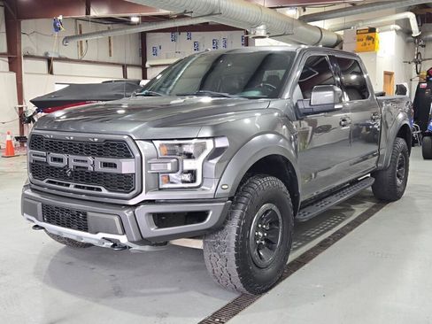 Used 2017 Ford F150 Raptor w/ Equipment Group 802A Luxury image 5