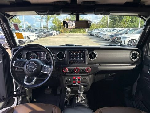 Used 2023 Jeep Wrangler Unlimited Sahara w/ Cold Weather Group AWD/4WD image 21