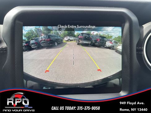 Used 2021 Jeep Wrangler Unlimited Sahara w/ Cold Weather Group AWD/4WD image 16