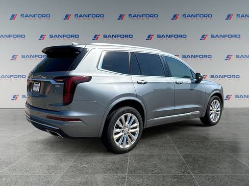 Used 2020 Cadillac XT6 Premium Luxury FWD image 5