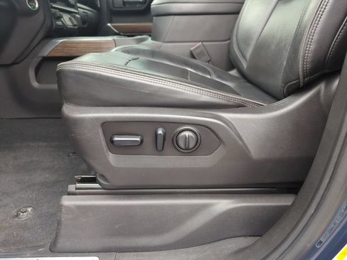 Used 2020 Chevrolet Silverado 1500 High Country w/ Technology Package AWD/4WD image 11