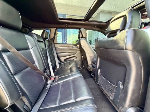 Used 2020 Jeep Grand Cherokee Overland AWD/4WD image 28