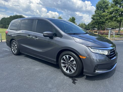 Certified 2023 Honda Odyssey EX-L image 2