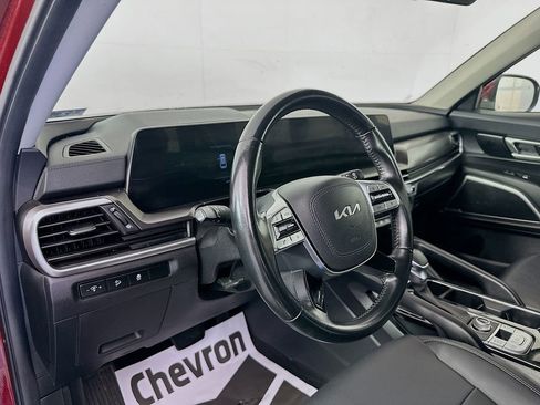 Used 2023 Kia Telluride S image 9