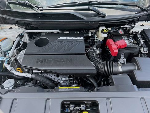 Used 2025 Nissan Rogue SV image 16