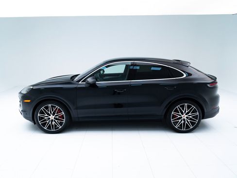 New 2026 Porsche Cayenne S image 2