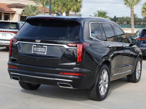 Used 2023 Cadillac XT6 Premium Luxury w/ Technology Package image 6