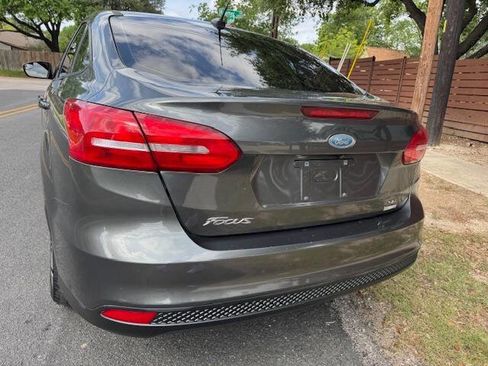 Used 2017 Ford Focus SE FWD image 14
