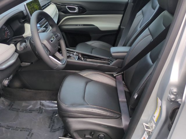 Used 2024 Jeep Compass Limited AWD/4WD image 12