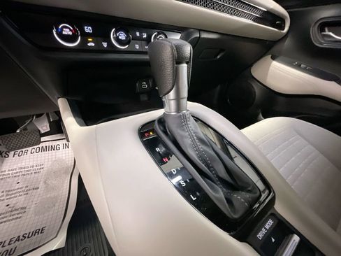 Used 2023 Honda HR-V LX image 15