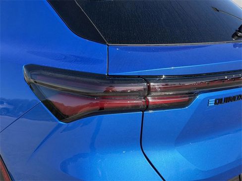 New 2026 Chevrolet Equinox EV LT w/ Midnight Package image 29