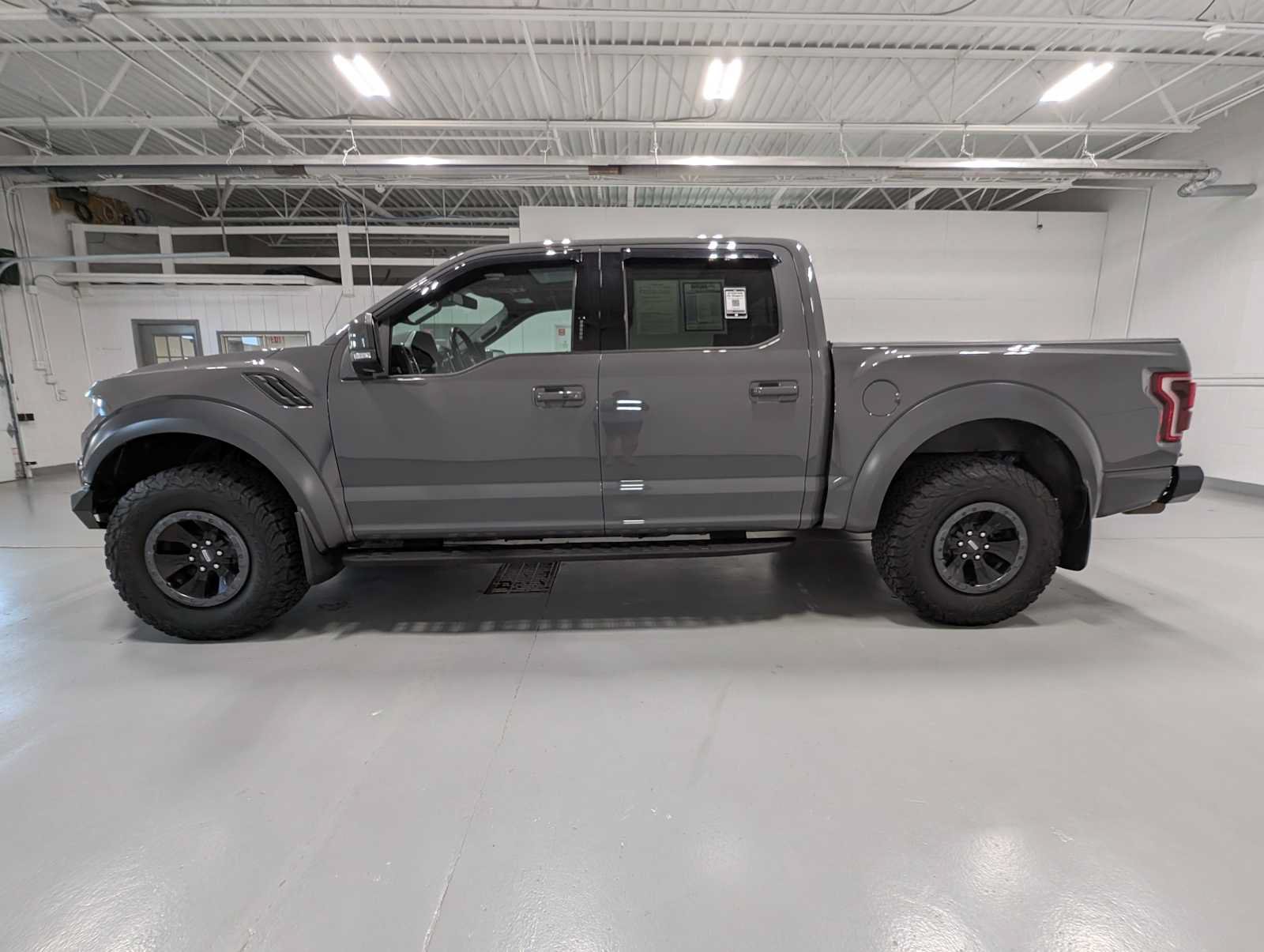 Used 2018 Ford F150 Raptor w/ Equipment Group 802A Luxury AWD/4WD image 11