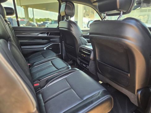 Used 2024 Jeep Wagoneer Series II w/ Flexible Seating Group RWD image 12