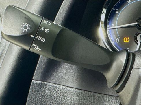 Used 2019 Toyota Corolla LE image 13