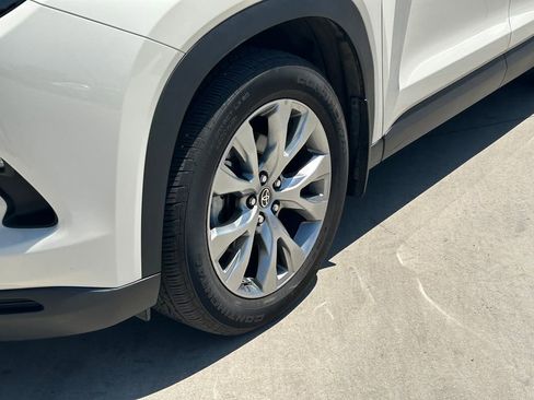 Used 2024 Toyota Grand Highlander FWD image 9