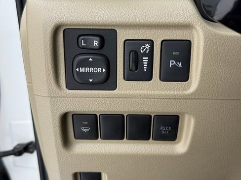 Used 2013 Toyota 4Runner SR5 image 16