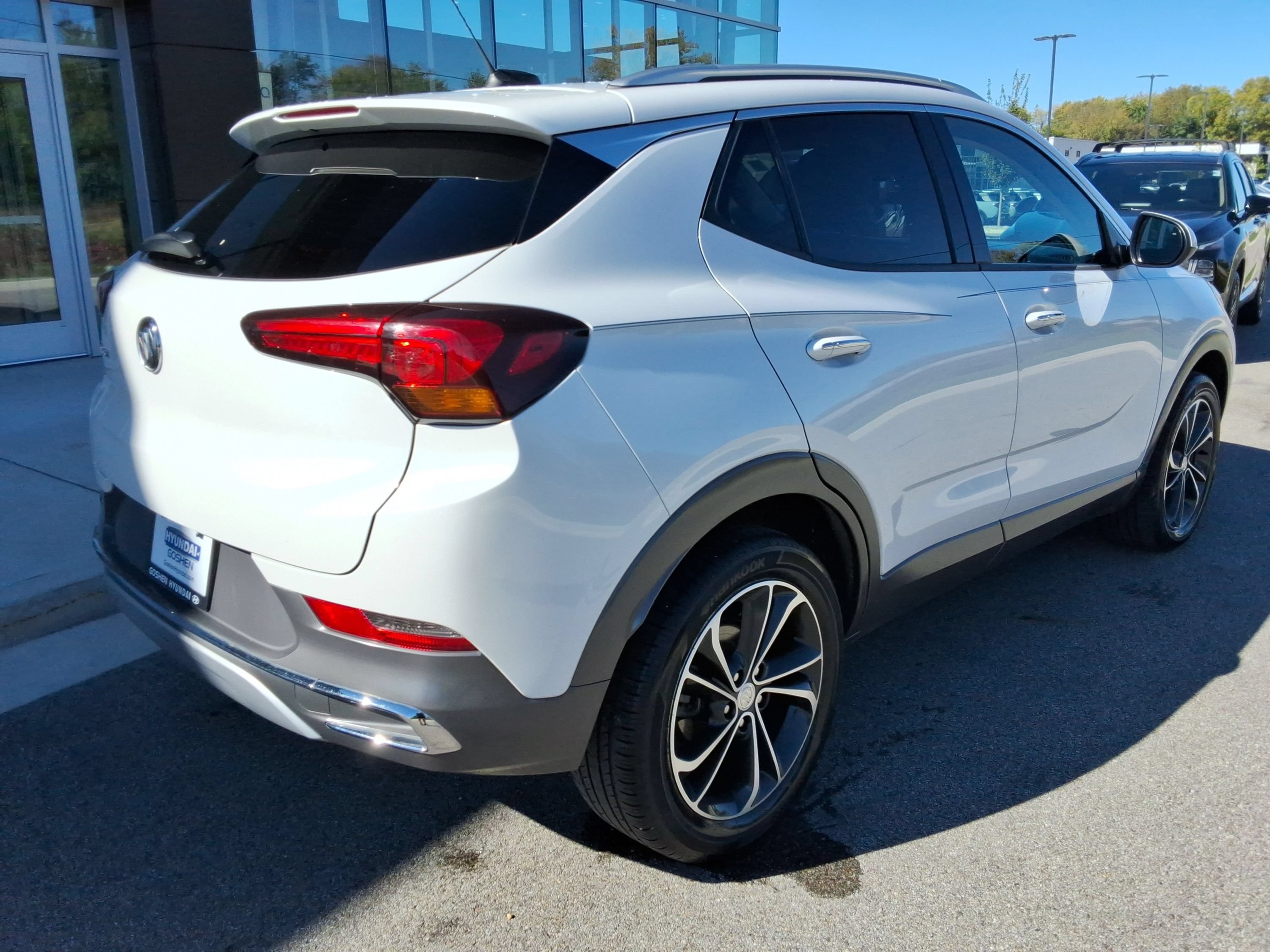 Used 2021 Buick Encore GX Essence AWD/4WD image 20