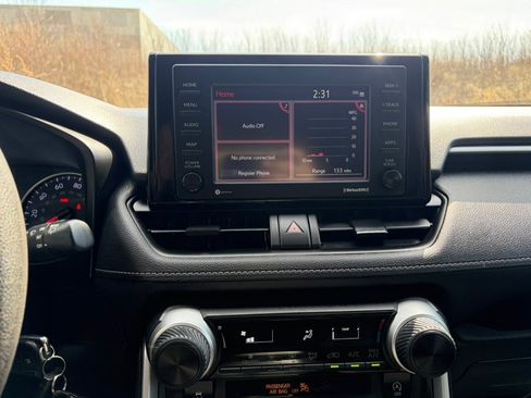 Used 2022 Toyota RAV4 LE image 26