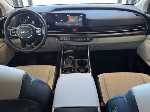 Used 2025 Kia Carnival SX FWD image 39