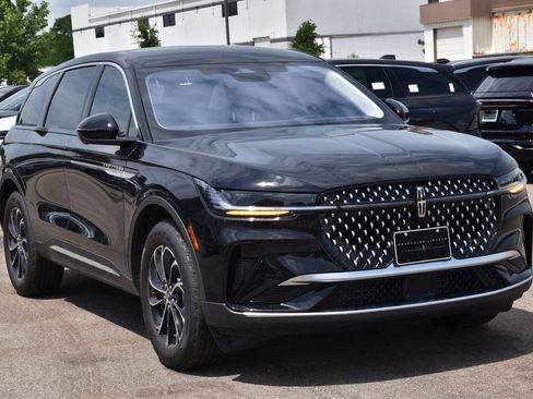 New 2026 Lincoln Nautilus Premier AWD/4WD image 3