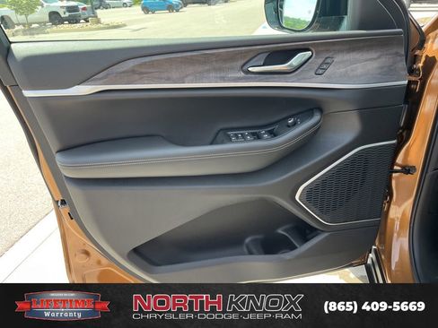 New 2026 Jeep Grand Cherokee L Limited AWD/4WD image 5