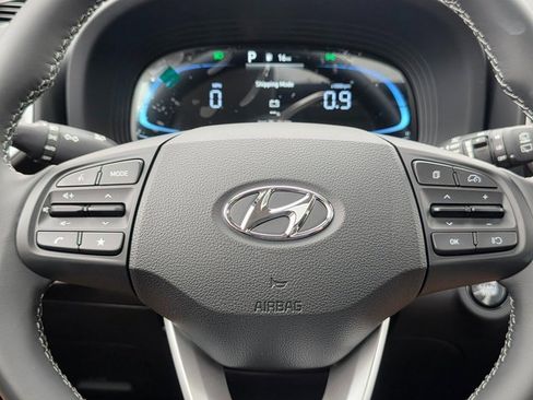 New 2025 Hyundai Venue SEL image 24