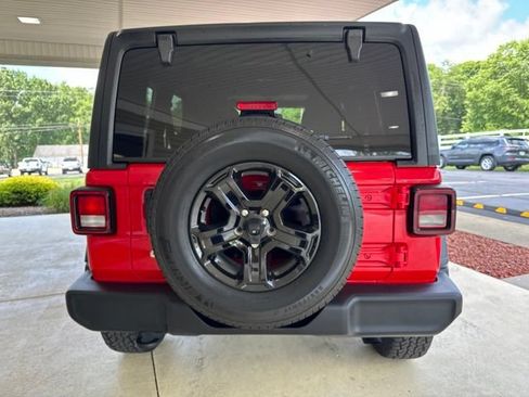 Used 2019 Jeep Wrangler Unlimited Sport S AWD/4WD image 8