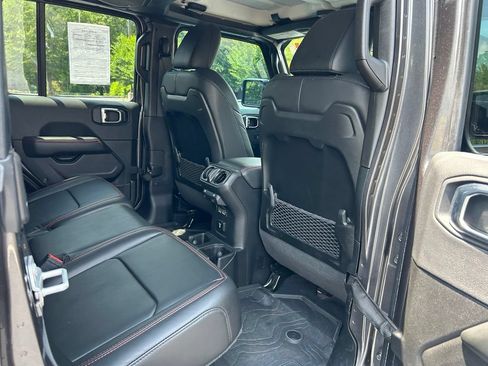 Used 2025 Jeep Gladiator Rubicon w/ Safety Group AWD/4WD image 54