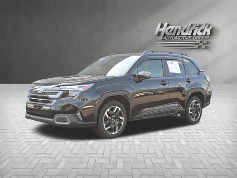 Used 2025 Subaru Forester Limited w/ Popular Package #2 image 5