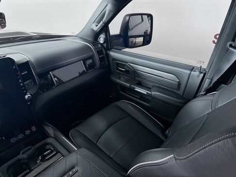Used 2025 RAM 2500 Limited AWD/4WD image 24