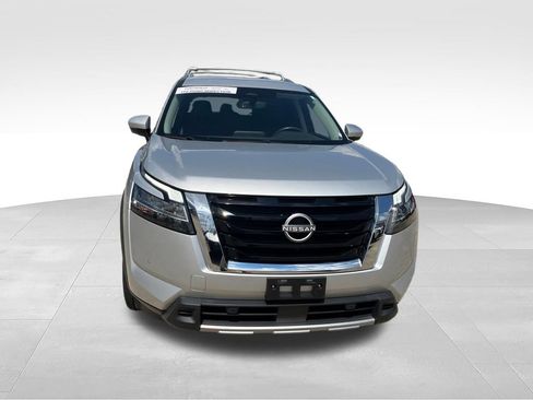 Used 2023 Nissan Pathfinder SL AWD/4WD image 8