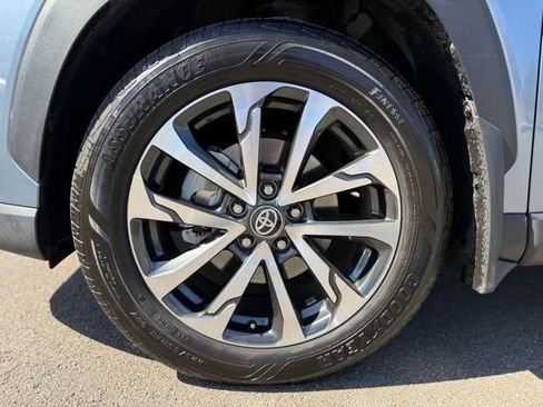 Used 2024 Toyota Corolla Cross XLE w/ Convenience Package image 9