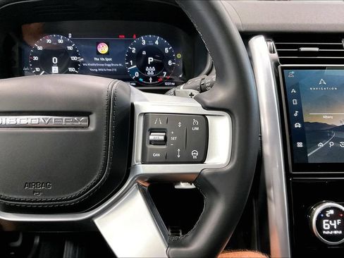 Certified 2025 Land Rover Discovery Dynamic SE AWD/4WD image 13