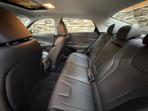 Used 2023 Hyundai Elantra Limited FWD image 30